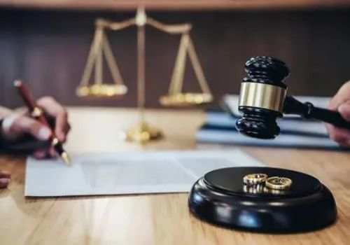 南京出軌調查：出軌離婚房產如何分配給女方